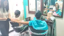 Di cari pegawai salon dan spa berpengalaman