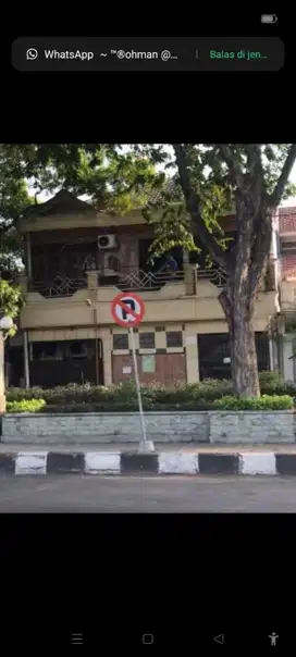 rumah 3 lantai  di pusat kota