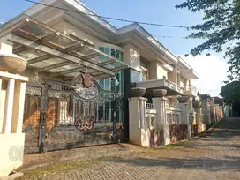 Dijual Cepat BU Rumah Mewah Tingkat 2 Lt Siap Pakai Di Daerah Manyaran