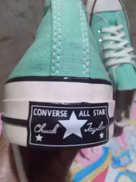 Sepatu Converse size 42