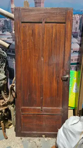 Pintu kayu Kamper Old kuat anti rayap