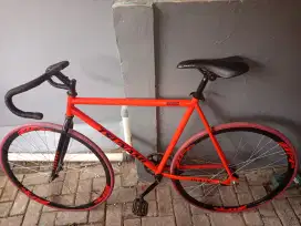 Sepeda fixie dewasa