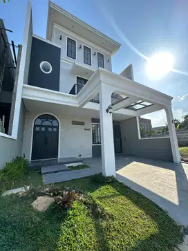 Rumah attic 3 lantai citraland utama woodland tpr eastwood somerset wp