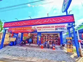 Pinggir Jalan Raya