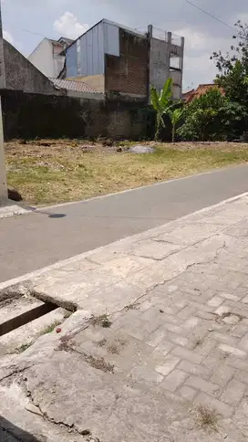 Tanah kosong Arcawinangun dekat GOR, kampus UNSOED Purwokerto