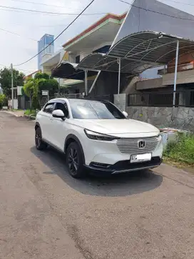 HRV/HR-V 2023 SE 1.5 CVT AT Km 17rb Warna Putih Plat L Full Ori Total