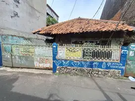 Rumah Tua Rumah Rusak Cocok Untuk Kost Jakpus