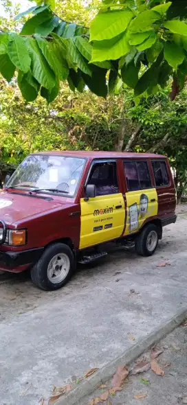 DIJUAL Toyota Kijang Super Manual tahun 1992