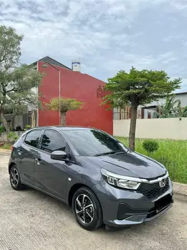 Honda Brio E CVT 2023. Seperti baru