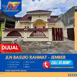 RUMAH DI JALUR UTAMA PERUM TAMAN GADING JEMBER