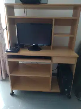 Meja computer serba guna