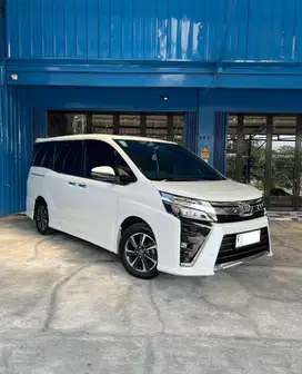 Toyota Voxy 2018 Antik!