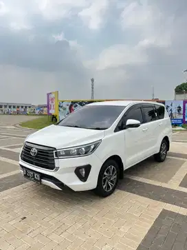 MULUS TERAWAT LIKE NEW ! Toyota Innova 2.4 V AT DIESEL SOLAR 2022