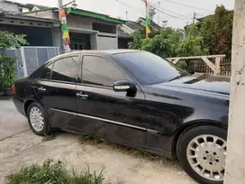 Mercedes-Benz E240 2004 Bensin