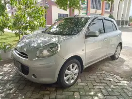 Nissan march 2011