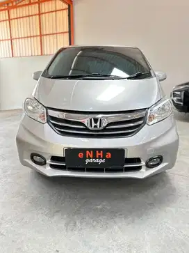 Dp 14jt.. Honda FREED SD 2013.. eNHa garage Semarang..