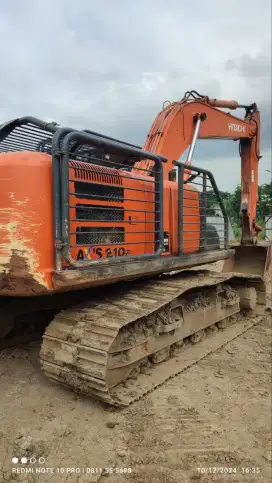 Excavator Hitachi 210F 2021 
di Samarinda