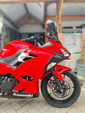 NINJA 250 2018 LOW KM!!!