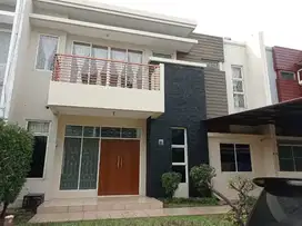 Rumah puri mansion uk. 10 x 15 m , semi furnished rapi