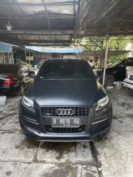 Audi q7 at hitam dijual cepat