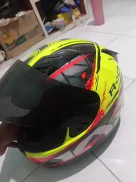 Helm kyt r10 ori