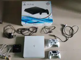 PS4 SLIM 1TB FULLSET,FULLGAME & 2 STIK