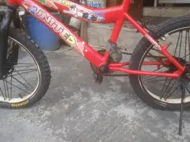 Sepeda bmx anak r 18 merk United siap gowes iklan ada sepeda ada ya