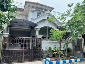 MURAH Rumah 1,5 Lantai Siap Huni diPerum Wisma Tropodo SDA.