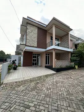 Dijual Rumah Baru Dalam Lingkungan Cluster Di Cibubur, Ciracas