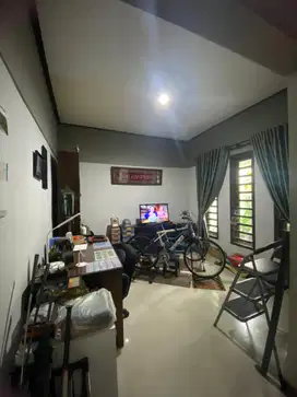 Dijual Rumah 1,5 lantai di Duren Sawit