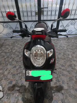 Scoopy 2019 Hitam Merah