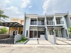 Rumah Strategis LT 103 Hadap Selatan 2 Lantai Siap Renovasi J-25444