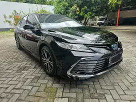 Dijual Toyota Camry 2.5 Hybrid AT 2022 LOW KM