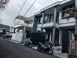 Rumah 2 Lantai Sangat Bagus Bisa Untuk Kantor di Turangga, Bandung