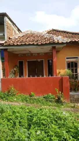 Di jual rumah di cibogo murah