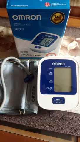 Alat Tensi darah tensimeter digital Omron HEM-8712