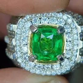 Tsavorite Garnet 2.02 ct Ring Silver Handmade