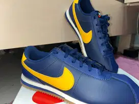 Nike Cortez Michigan Navy Size 40 / 25 cm