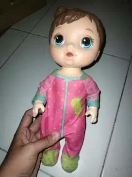 Boneka baby alive