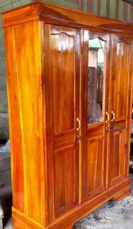 Lemari 3 pintu pakaian full kayu jati merah