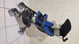 Stroller/kereta bayi lipat, mulus seperti baru.