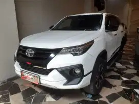 FORTUNER TRD AT 2017 PUTIH (BINTANG MOTOR)