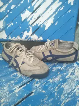 Onitsuka size 39