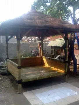 SAUNG BAMBU/GAZEBO BAMBU