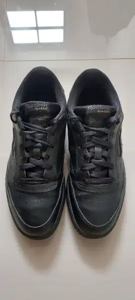 Sepatu Reebok Classic