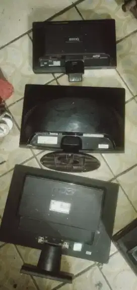 Slhkn plh slh 1 dr monitor berkuakitas kond ada di gambar yah yg phm2
