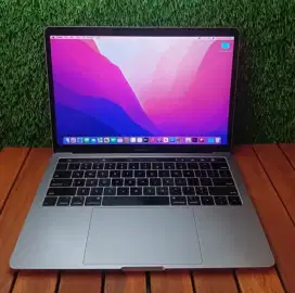 Macbook Pro 2019 13 like new Apple