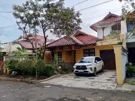 Disewa Rumah besar duren sawit di private cluster