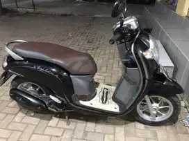 SCOOPY 2020 HITAM