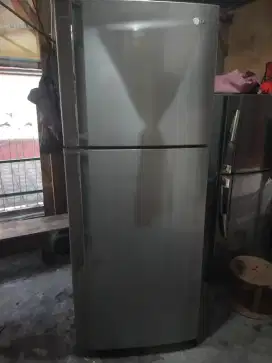 Dijual Kulkas 2 pintu second jumbo merk LG dingin normal dan beku